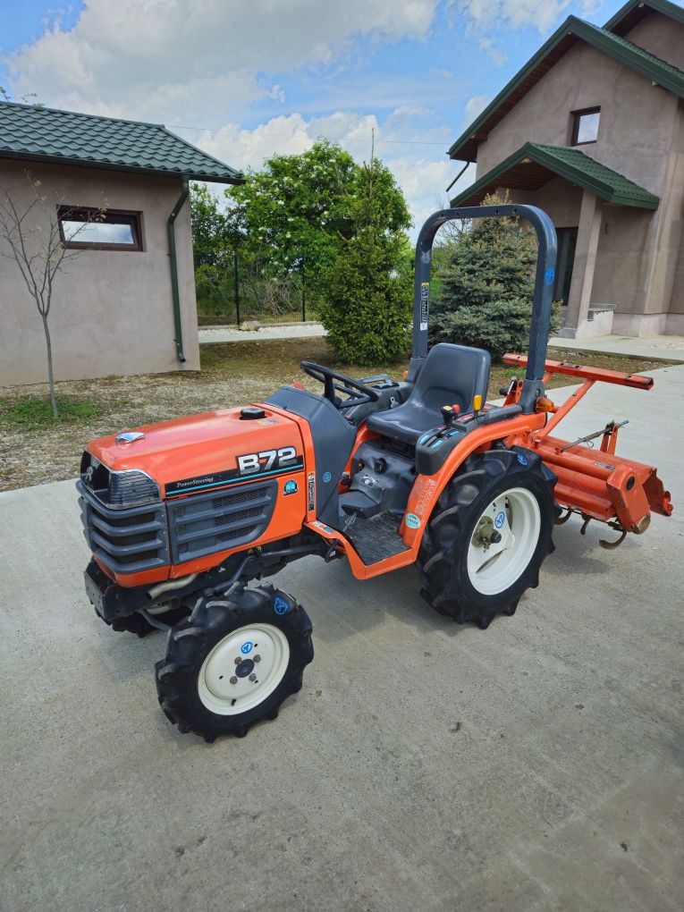 Tractor tractoras japonez KUBOTA B72 /4×4 / servodirectie