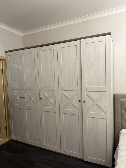 Шкаф в спальню большой