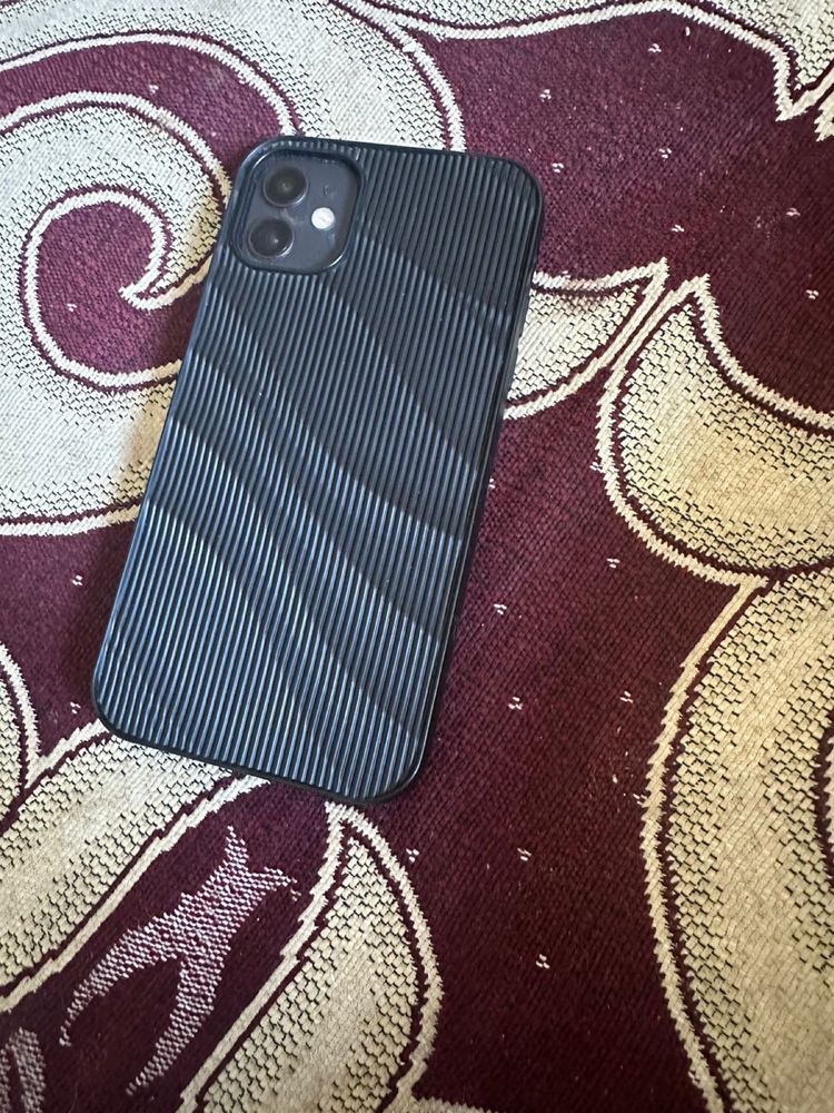 Продам iPhone 11  в хорошом состоение
