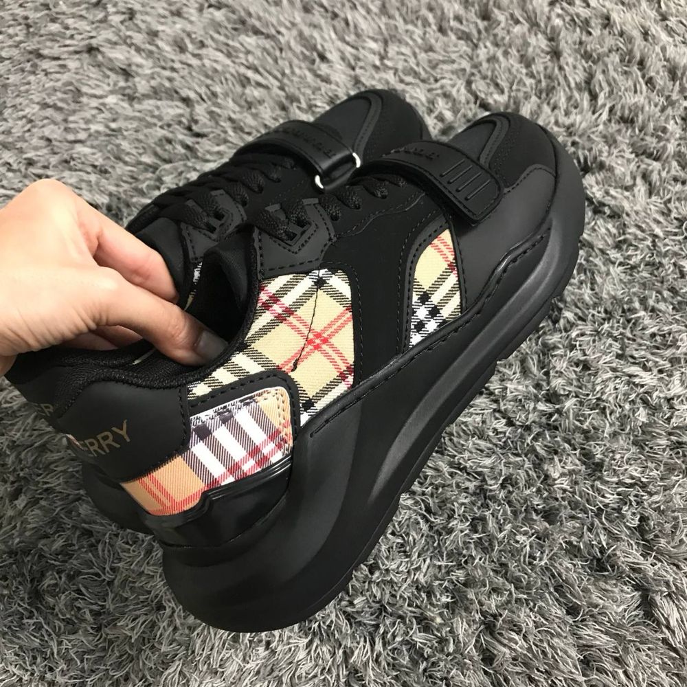 Adidasi burberry