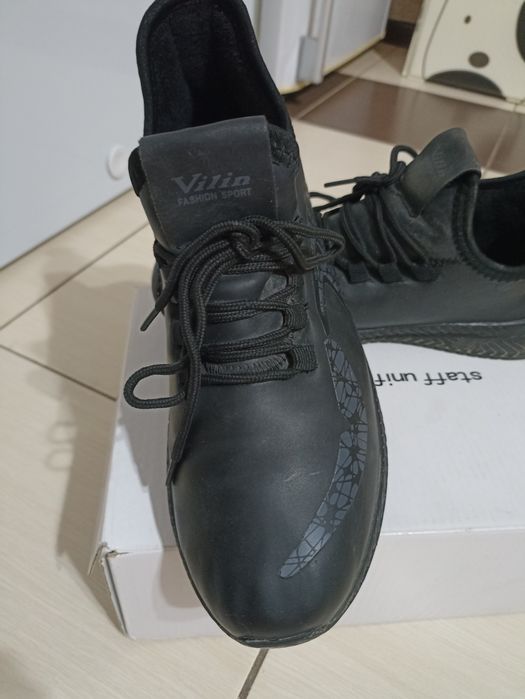 Кроссовки мужские утеплённые с мехом.