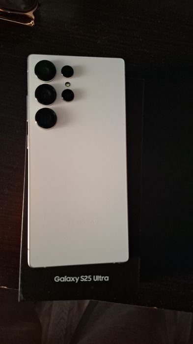 Vând s25 ultra 5g 1tb