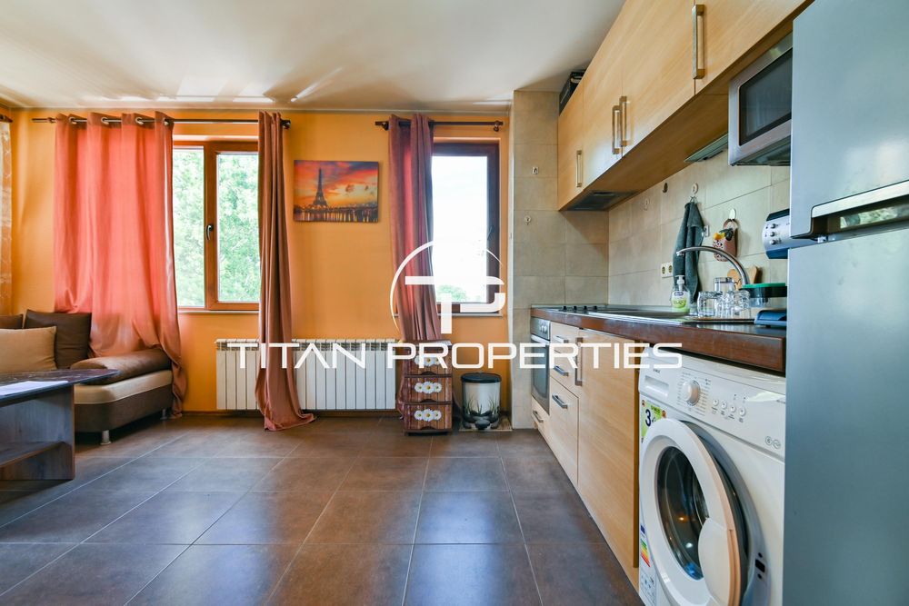 Дава се под наем Двустаен апартамент в София, Света Троица - 50 кв.м за 425 € - Снимка #2