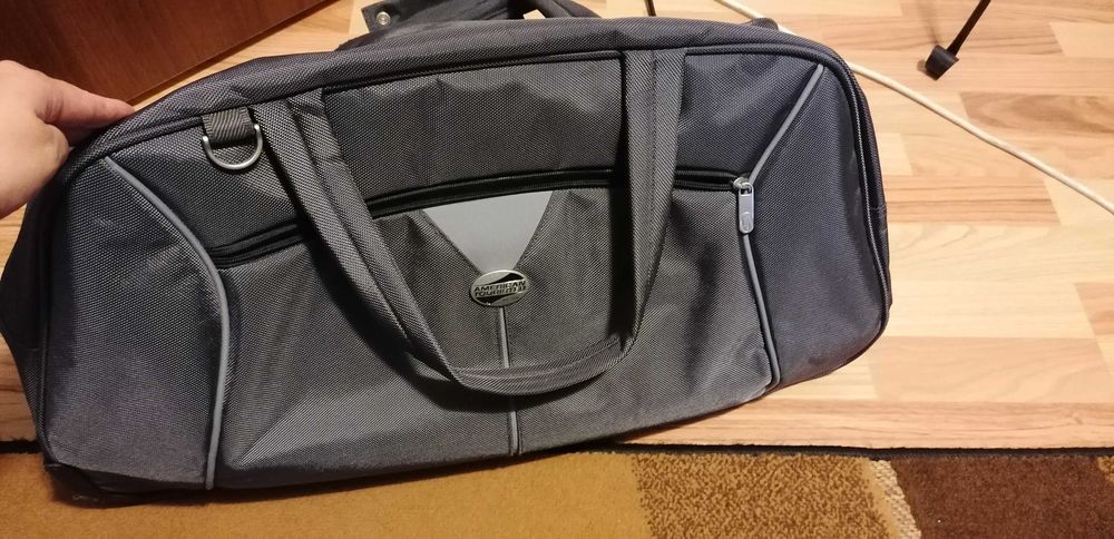 Vand geanta voiaj American Tourister