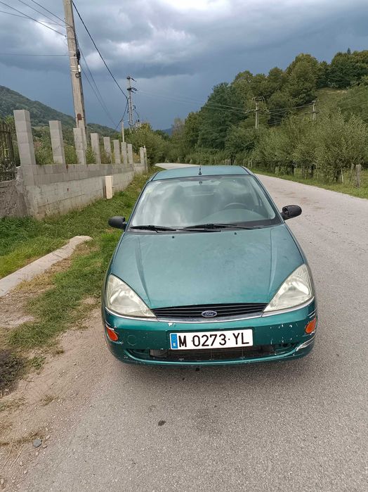 Vând Ford Focus 1.8 an de fabricație 1999
