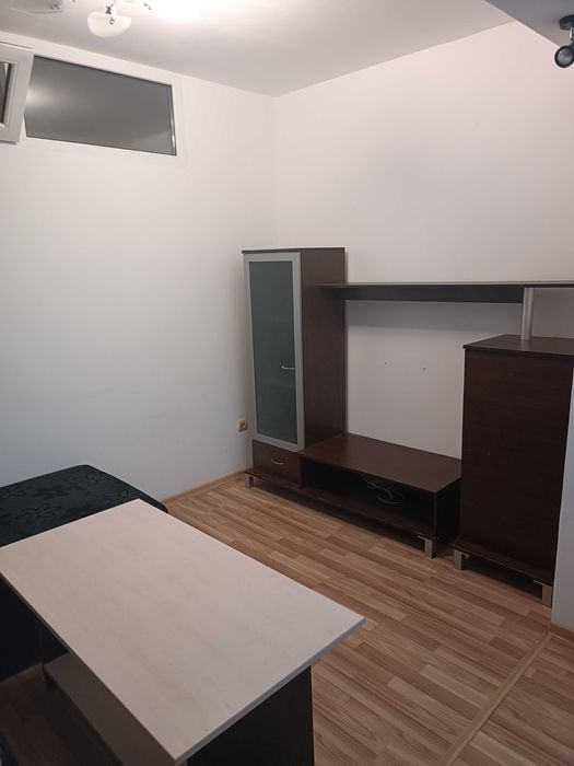 Дава се под наем Едностаен апартамент в Шумен, Център - 41 кв.м за 229.5 € - Снимка #1