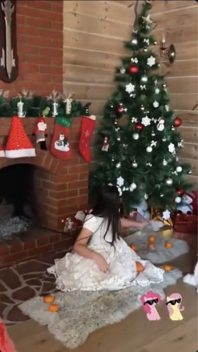 Продам ёлку пышную зеленую 2,7 метра, легка в сборке