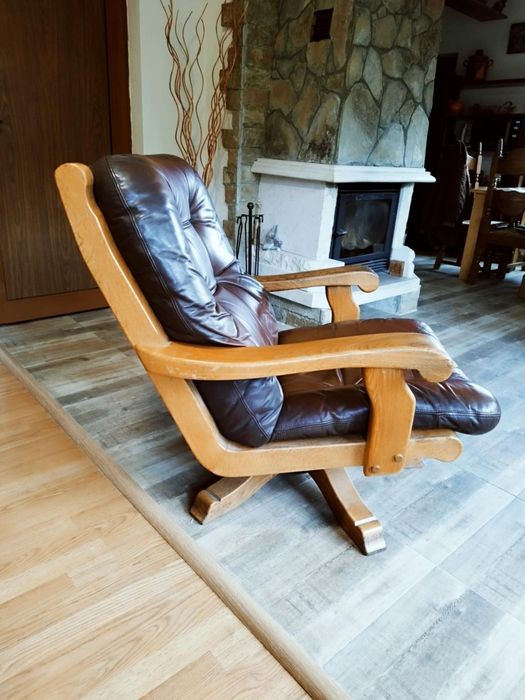 Въртящ стол с подлакътници