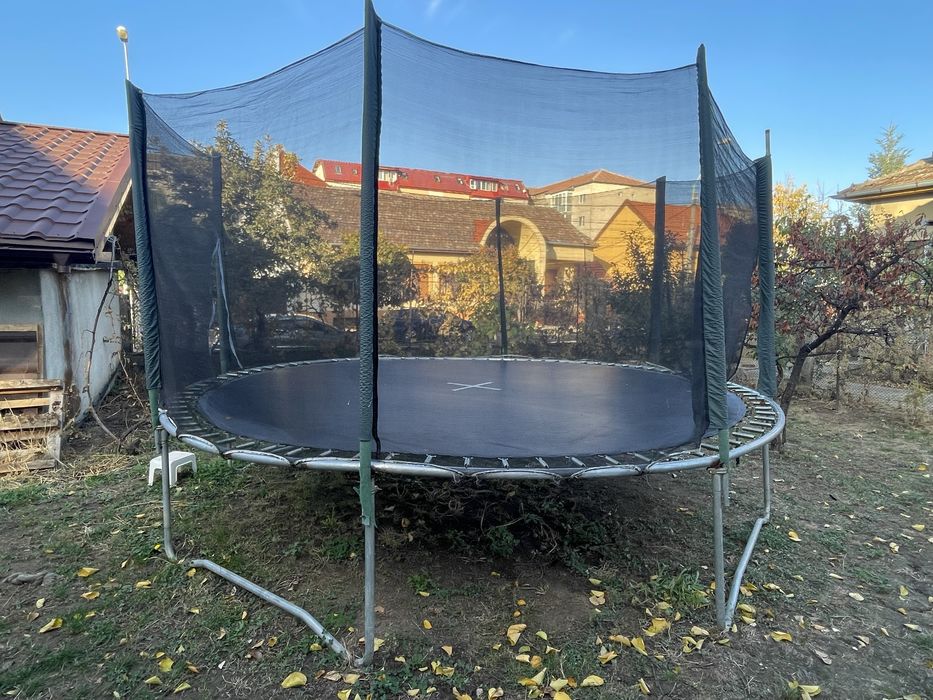 Trambulina exterior diametru 4,3m + plasa protectie
