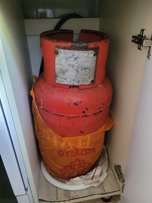 Газовый баллон  маленький. ПОЛНЫЙ!