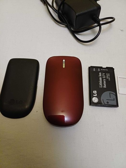 GSM LG Работи отлично и без външни забележки!