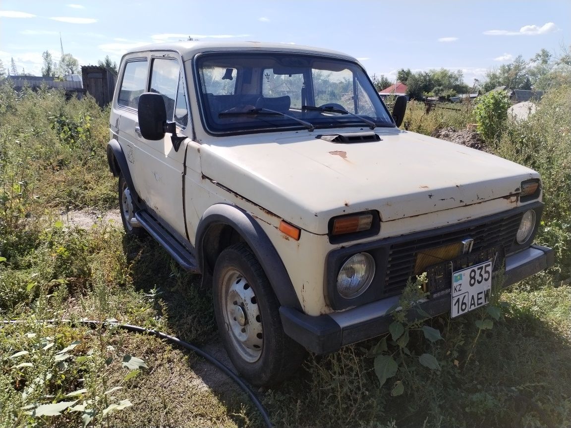 Нива 4х4 , с прицепом.
