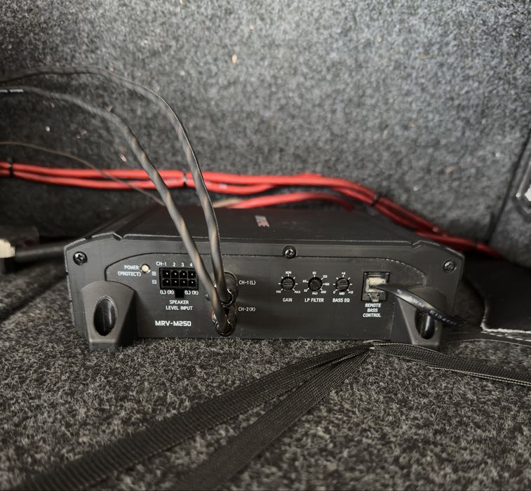 Vand aplificator auto Alpine MRV-M250