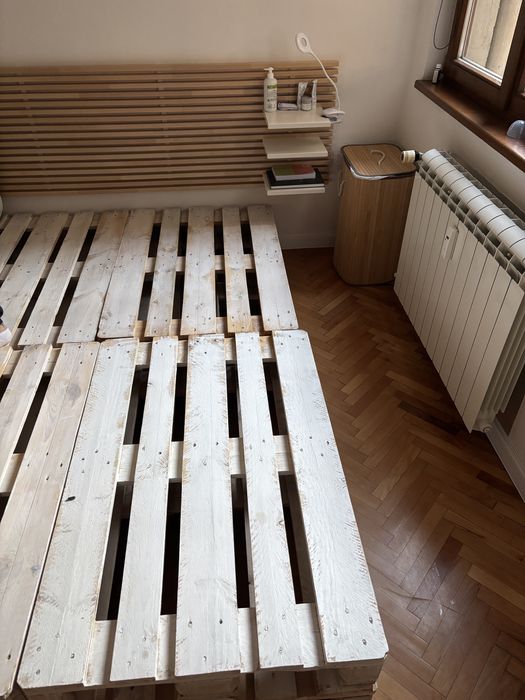 Легло от дървени палета