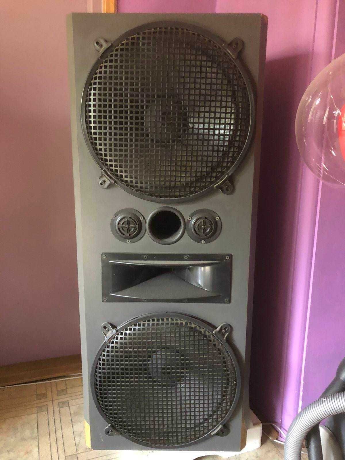 Hi-Fi тонколони 2 броя x 500 W, със стъпало Phonic /max 1500/