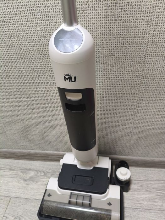 Вертикальный пылесос