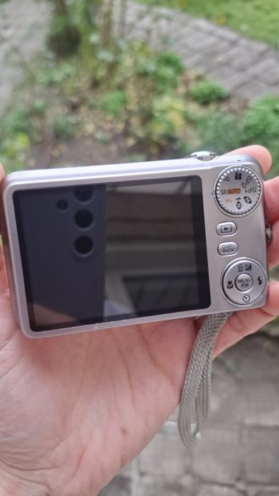 Компактен дигитален фотоапарат FUJIFILM FinePix JX100