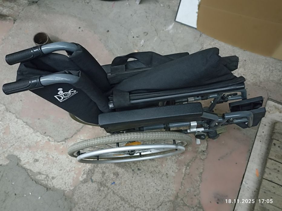 Продам инвалидную коляску