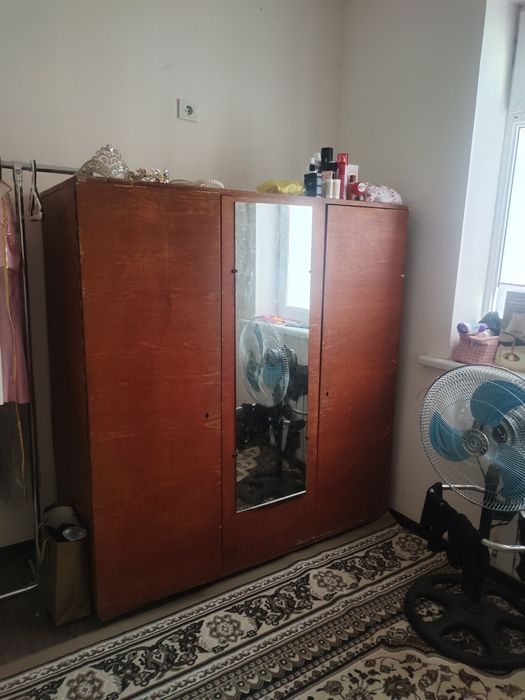 Shkaf kiyimlar uchun