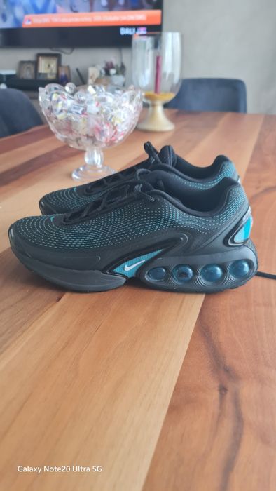 Чисто нови маратонки Nike от Италия