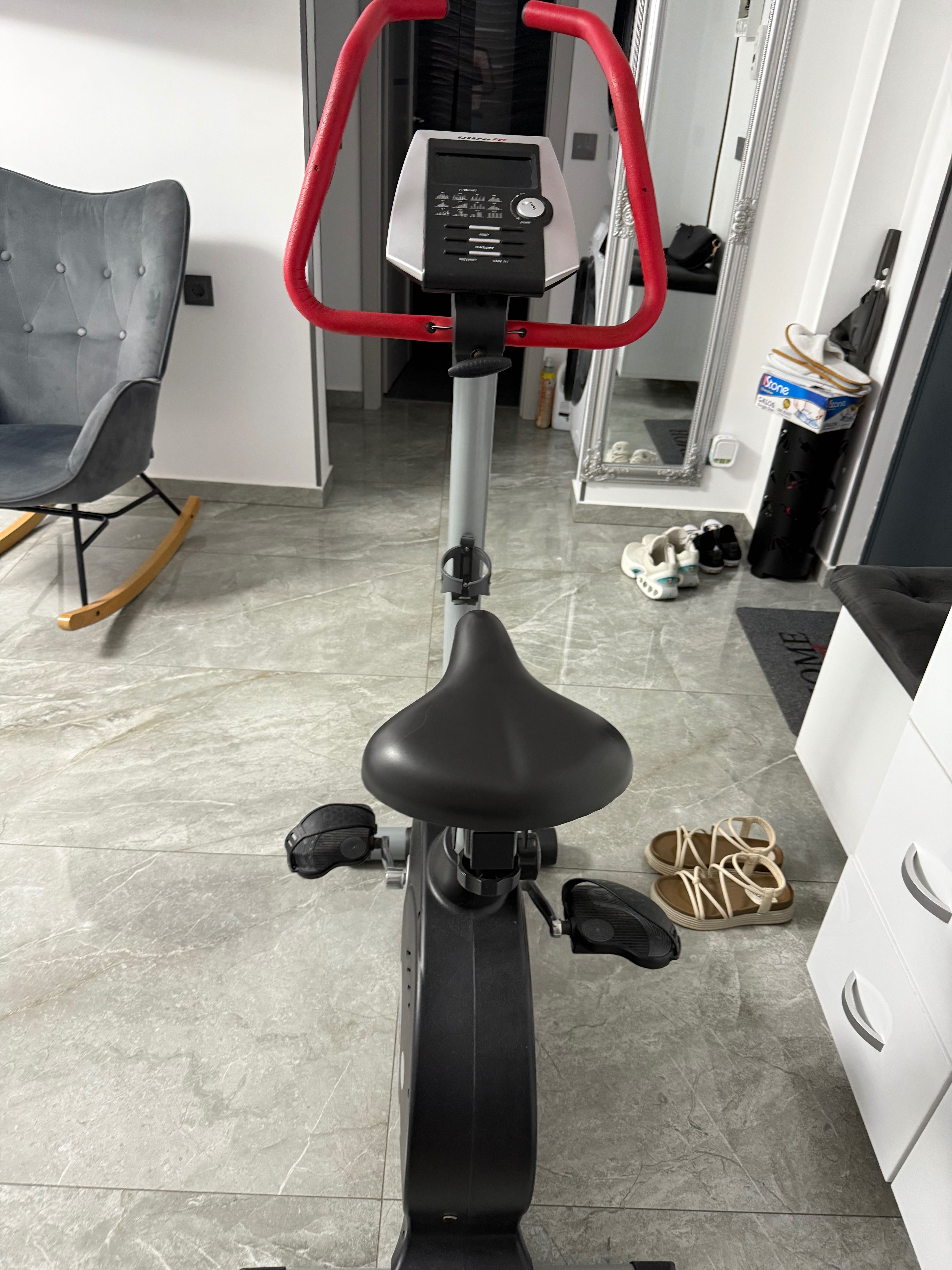 Vând bicicletă fitness