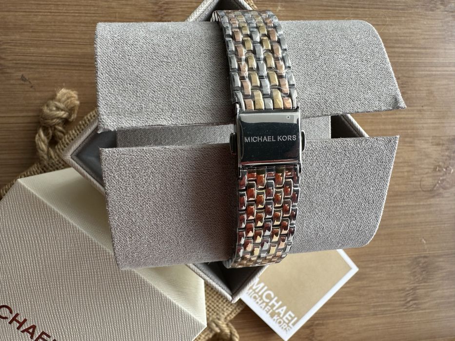 Ceas Michael Kors de dama Emery three hand nou