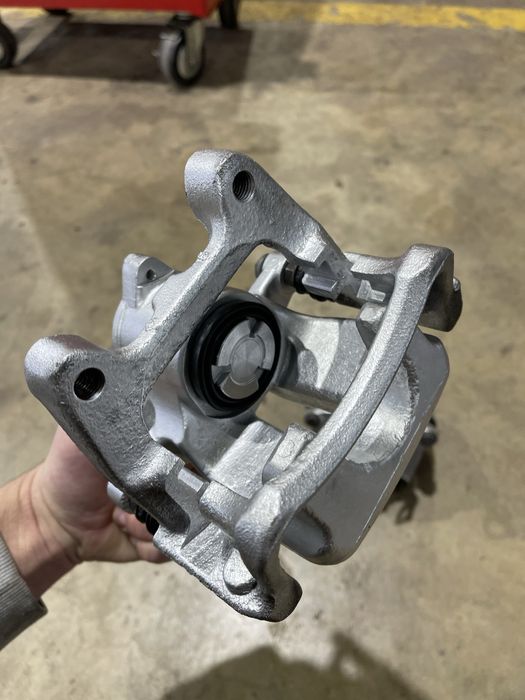 Задни спирачни апарати за VW Passat B6