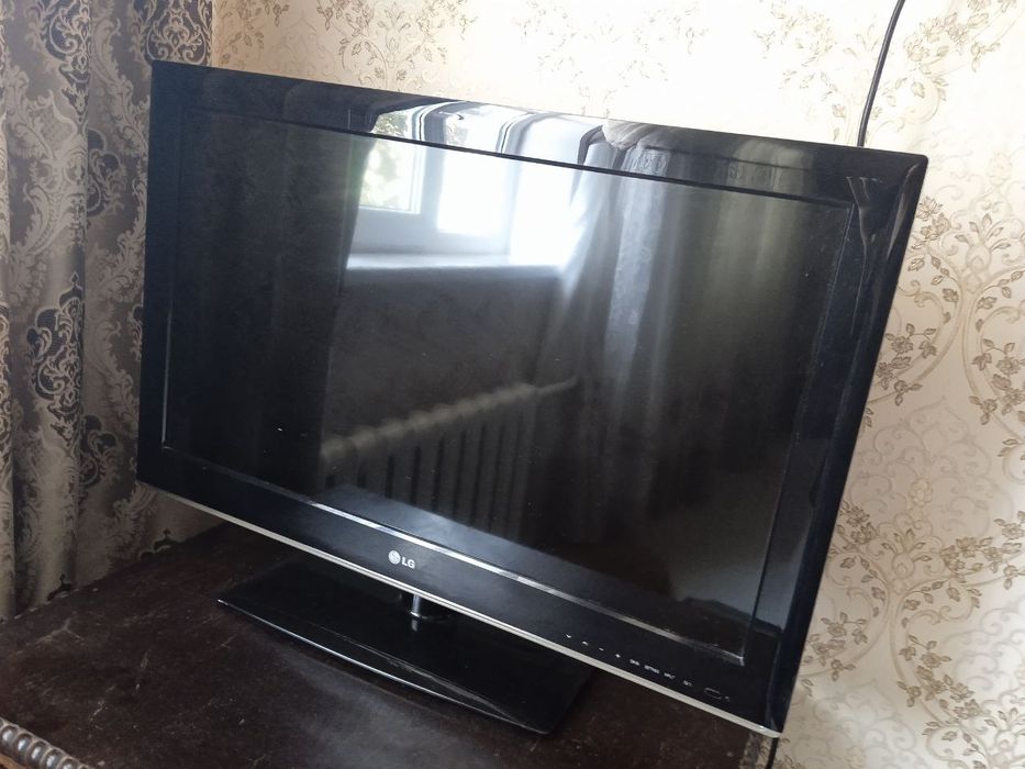 LG телевизор сотилади, яхши сакланган, кирилмаган, чизилмаган, экран