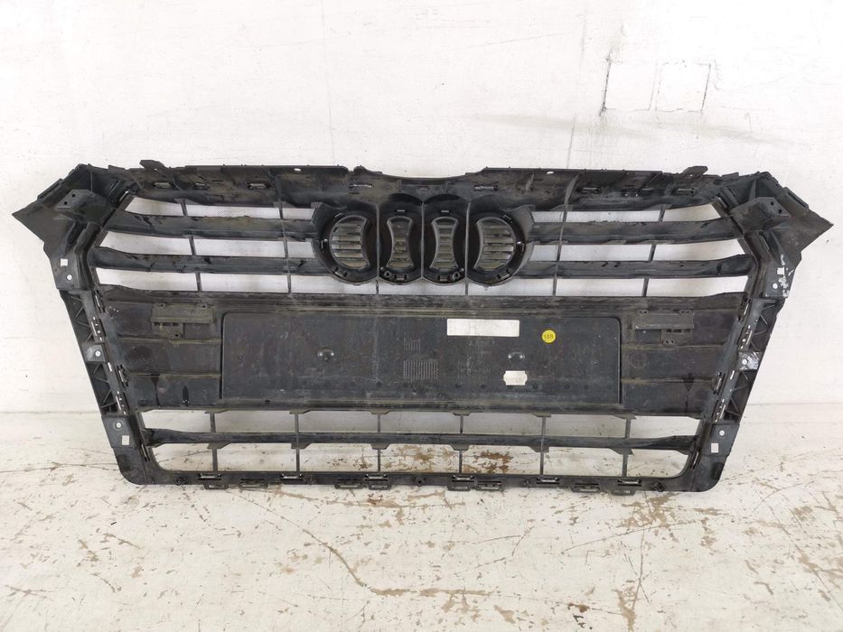 Радиаторна решетка Ауди А4 / Audi A4 Sedan [B9 8W] [ - ] Оригинална По