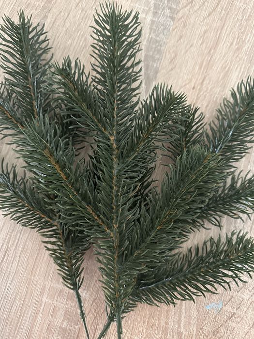 Crengute brad verzi cu 5 ramuri 2 lei firul /set 100 buc