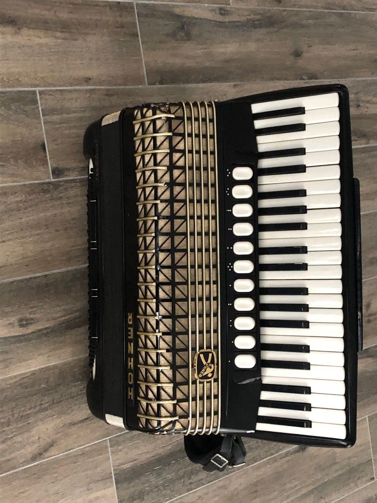 Acordeon hohner de vanzare