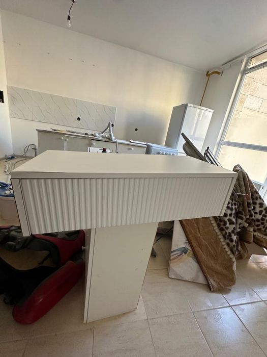 Продам белый шкаф, в хорошем состоянии