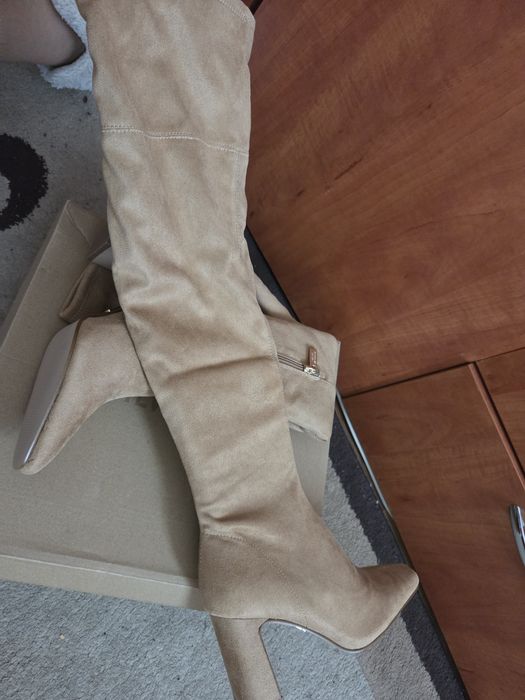 Vînd cizme Steve Madden