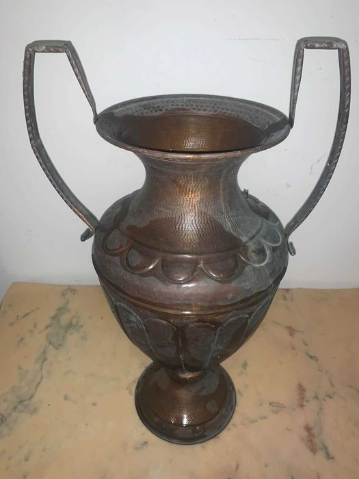 Suport de umbrele sub forma de cupa din cupru