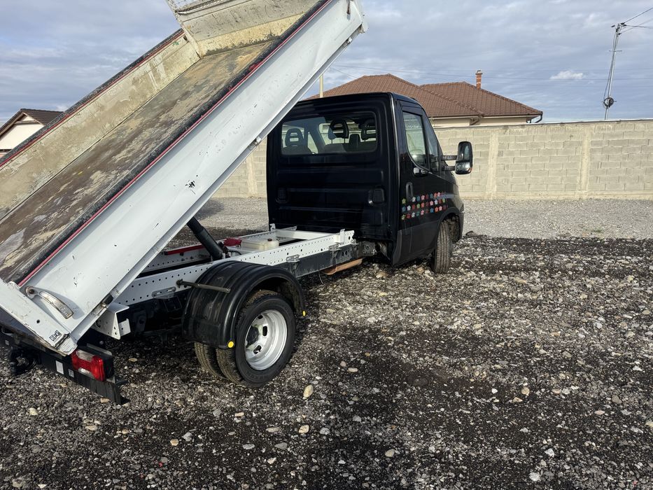 Iveco basculabil pe spate