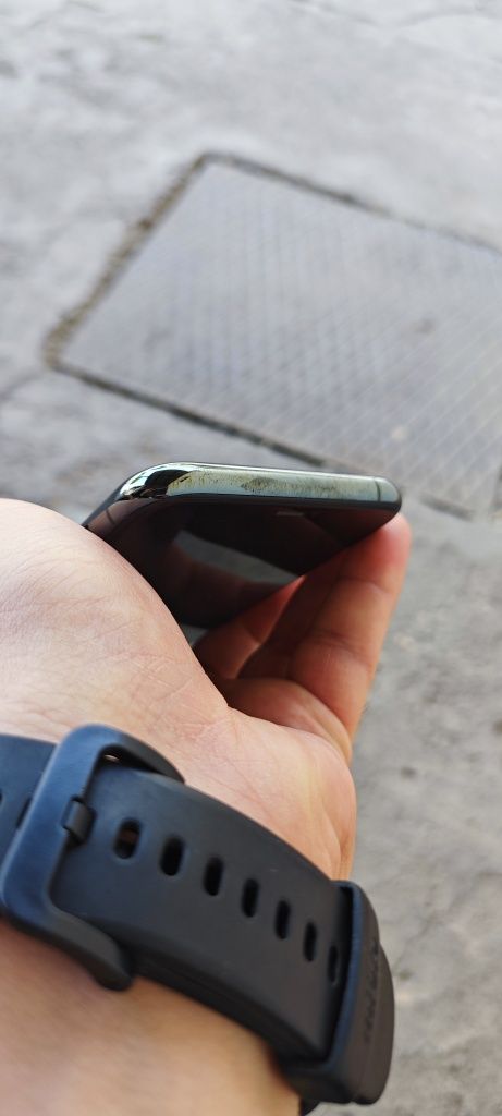 Iphone 11pro 256gb xolati: ideal battarey 61% karobka dakument bor