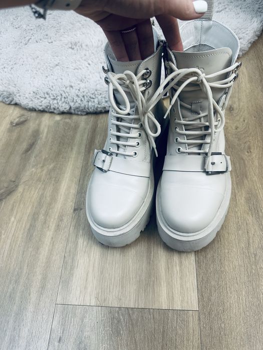 Ghete piele Ana Cori