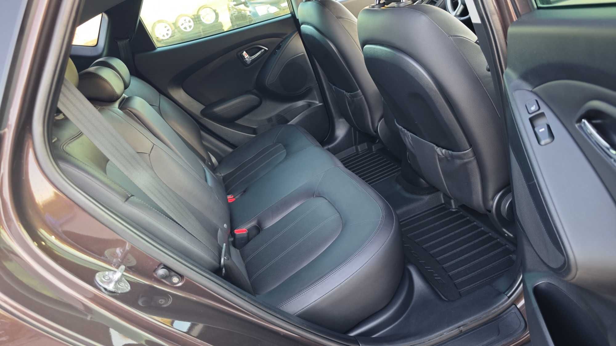 Кафяв/Всичко Платено/Обслужен/NAV/DVD/KAM/USB/КОЖА Hyundai IX35