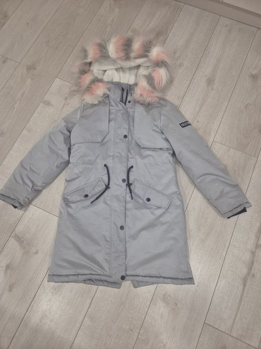 Теплая зимняя куртка на девочку