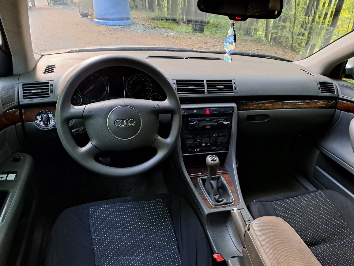 Vand audi a4 an 2003