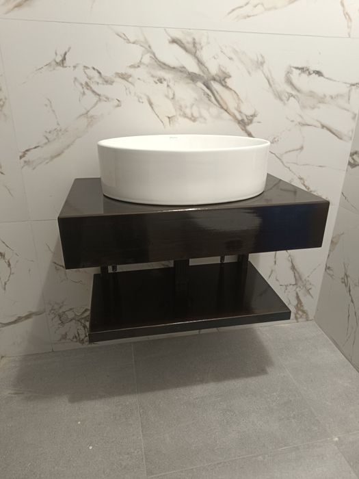 Mobilier lemn masiv pentru baie