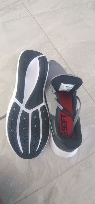 Adidași Nike noi nr 40