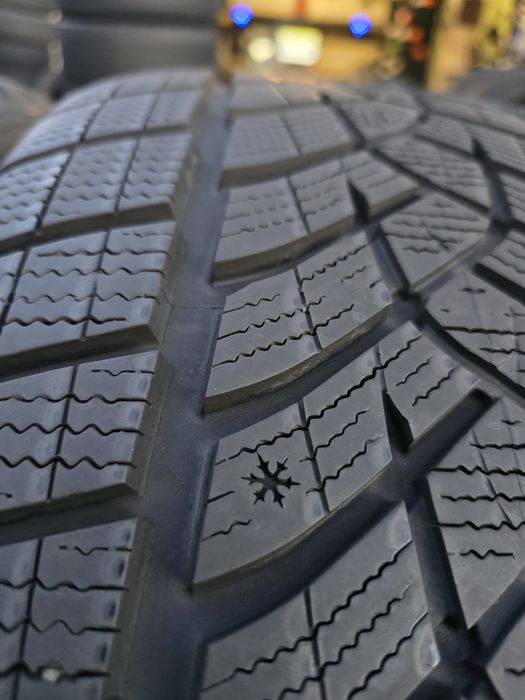 Anvelope iarna 275 45 21