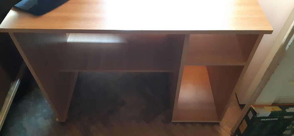 Birou calculator sau scoala