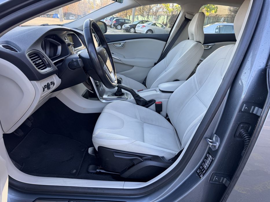 Volvo V40 - 2.0d 120Cp - impecabil, unic proprietar, km reali