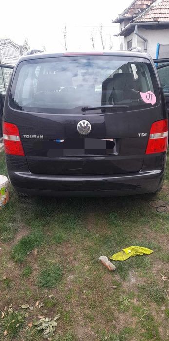 Vând vwolvagen touran an 2006 diesel în stare foarte bună  7 locuri