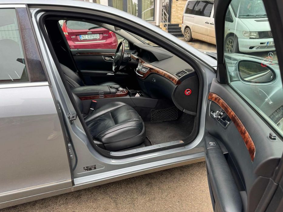 Mercedes-Benz s class w221