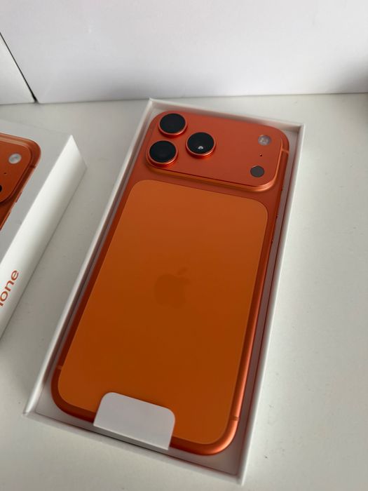 iPhone 17 Pro Max 256GB – Нов / Отлично състояние / Гаранция