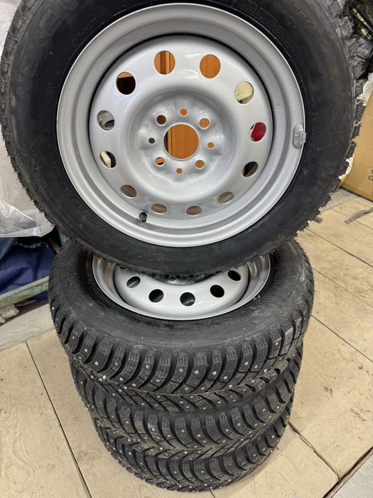 Новый комплект диски с резиной!