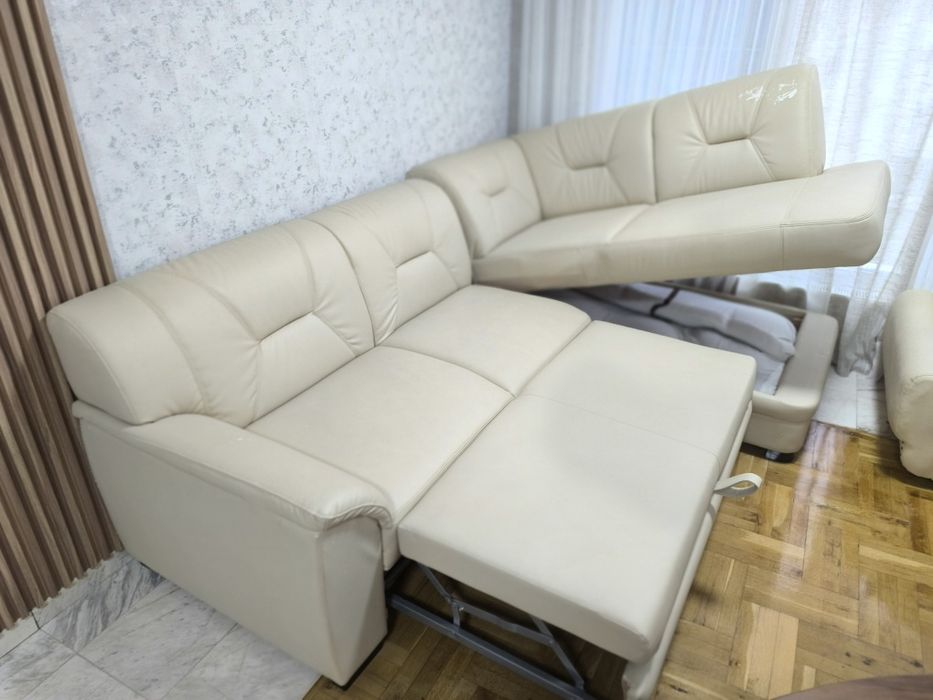 Разтегателен диван с ракла